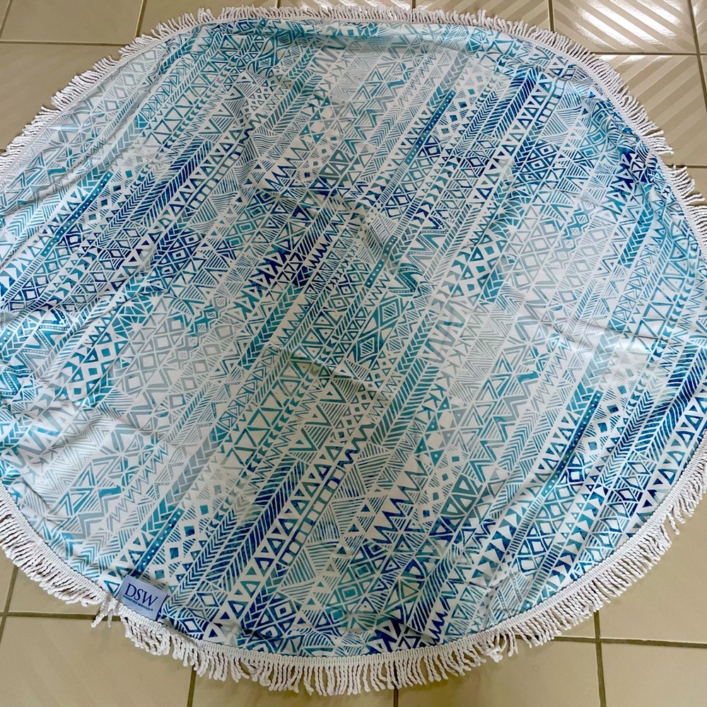 Blue and White Round Beach blanket